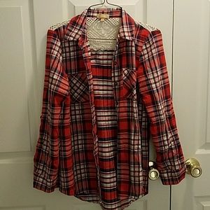 Red plaid three-quarter sleeve shirt